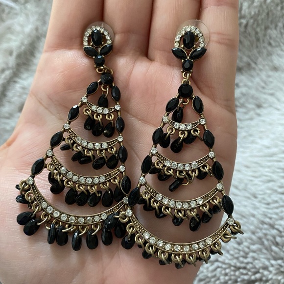 Black bead and gold gemstone dangle earrings - Picture 1 of 1
